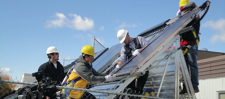 Why the Energy Sector is going to be the next big thing in Canada Image